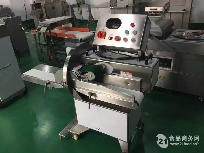 我公司为您提供的切熟肉机机器采用专业的全机不锈钢和特质材质,电动切熟肉机设计外观豪华、卫生,切熟食机并且可以一机多用切众多熟食,切熟食机价格切片、切丝方便快捷。电动切熟肉机、切熟食机价格实惠。可以调整食物厚薄,自动切熟食机节省人力,提高了生产效率。自动切熟食机全不锈钢结构,切熟食机食品级入料输送带,切熟肉机符合卫生标准变频控制、切片厚度任意可调。 特制刀头、电动切熟肉机锋利耐用设置高强度脚轮,切熟肉机移动方便。自动切熟食机各种款式原动力和刀梳、切肉部分的原理, 切熟食机价格结构大至相同, 切熟食机都具有结